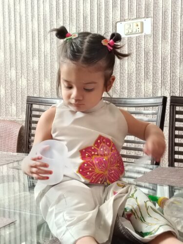 ہمارے گھر کا پھول          🌸 Hand Painted Girls Coord Set photo review