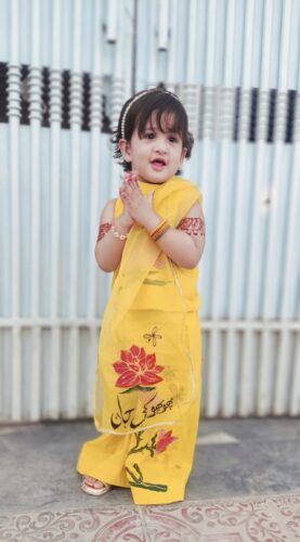 ہمارے گھر کا پھول          🌸 Hand Painted Girls Coord Set photo review