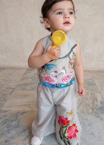 جھیل کی شہزادی 🦢🪷                    Hand Painted Girls Coord Set photo review
