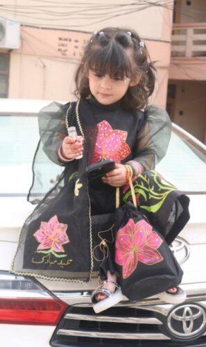 ہمارے گھر کا پھول          🌸 Hand Painted Girls Coord Set photo review