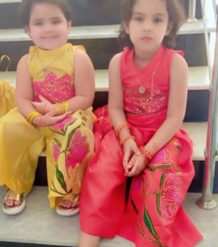 ہمارے گھر کا پھول          🌸 Hand Painted Girls Coord Set photo review