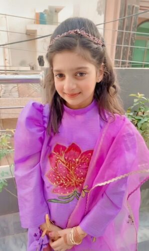 ہمارے گھر کا پھول          🌸 Hand Painted Girls Coord Set photo review