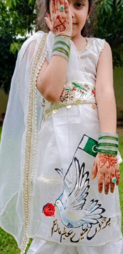Parchamon Mein Azeem Parcham  | Hand-Painted Dove painting & Patriotic Calligraphy Kids Outfit photo review