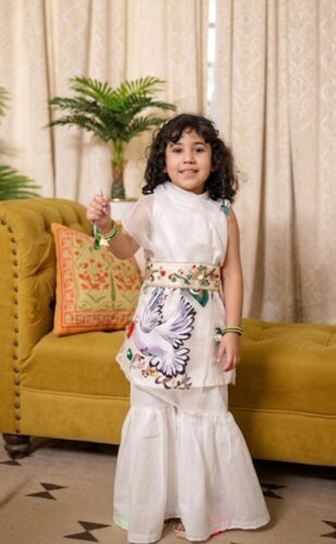 Parchamon Mein Azeem Parcham  | Hand-Painted Dove painting & Patriotic Calligraphy Kids Outfit photo review